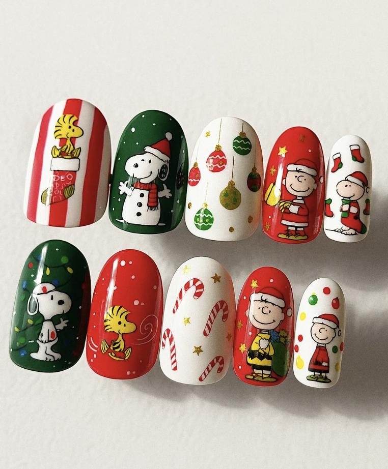 Christmas Snoopy press-on Nails; Charlie Brown Holiday Nail Art.