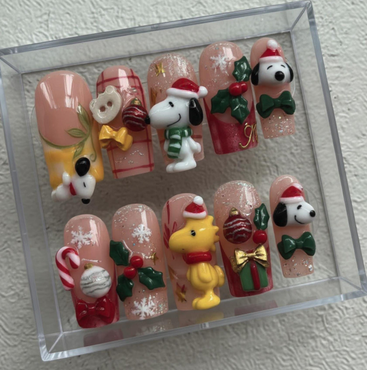 Christmas Snoopy press-on Nails; Cute Cartoon Snoopy.