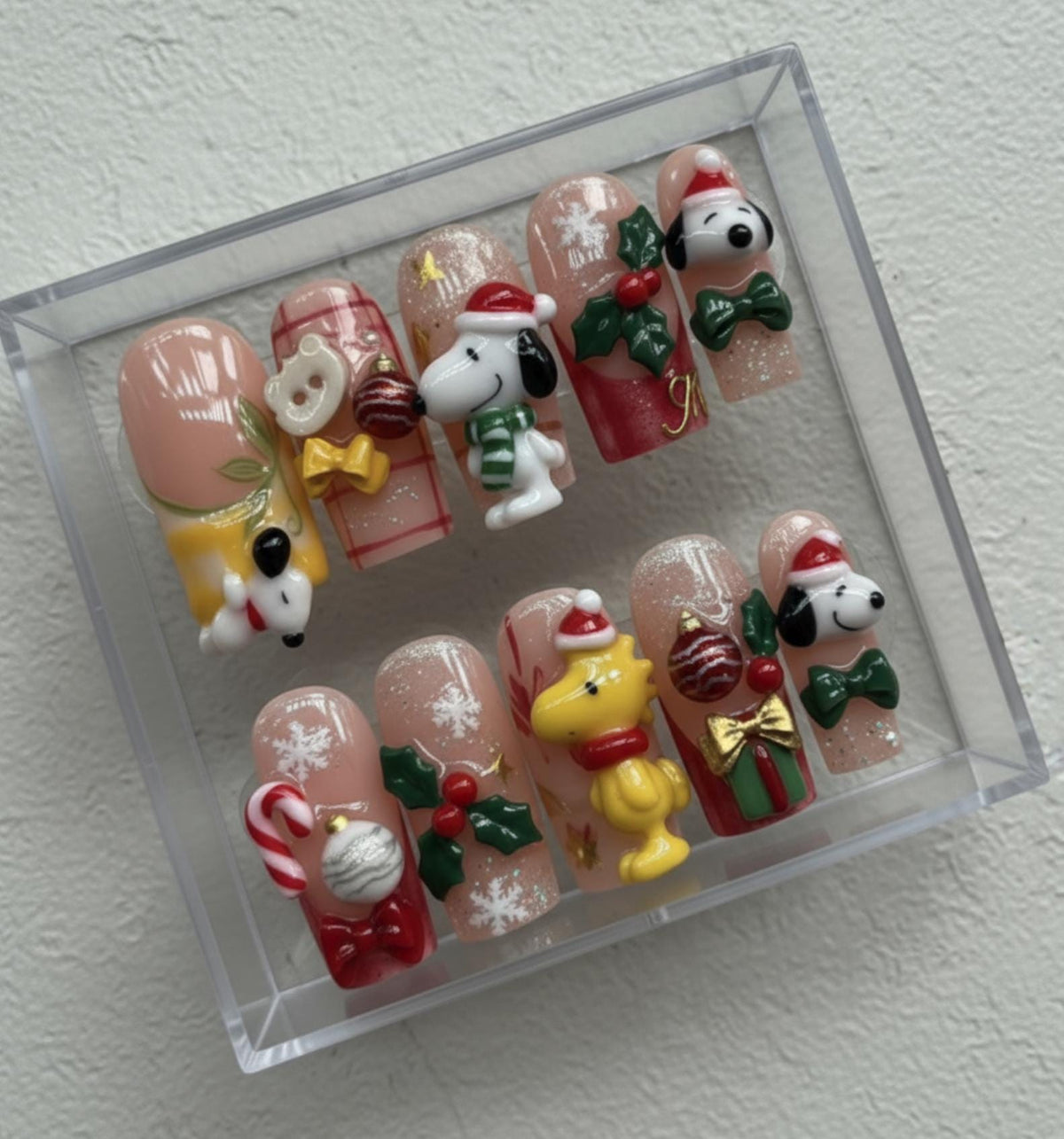 Christmas Snoopy press-on Nails; Cute Cartoon Snoopy.