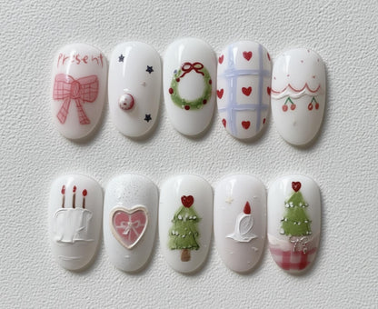 Cute Christmas press-on Nails; Cozy Holiday Tree and Bow Nail Art.