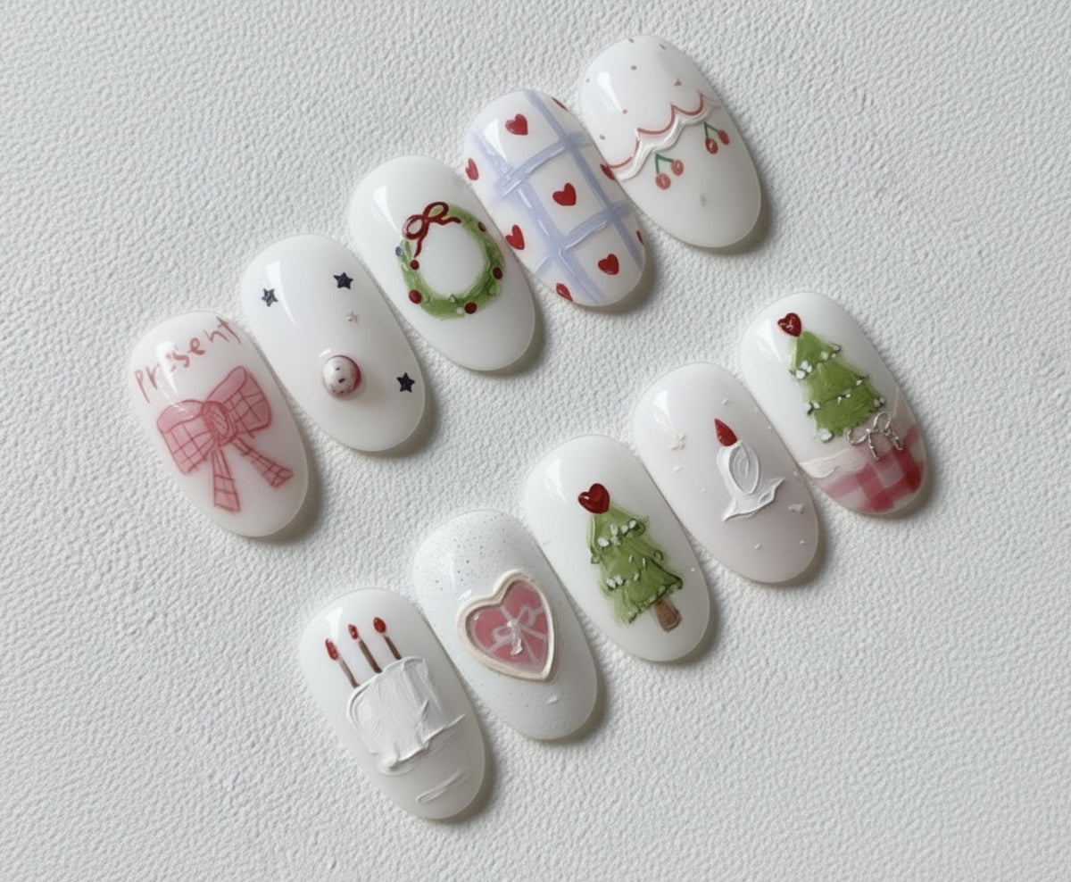 Cute Christmas press-on Nails; Cozy Holiday Tree and Bow Nail Art.