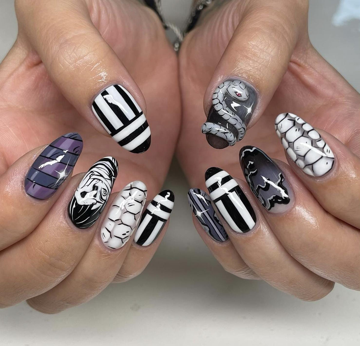 Demon Slayer press-on Nails, Kimetsu no Yaiba Inspired Nail Art, Anime Manga Nail Set, Cosplay Otaku Nails, Obanai Iguro Giyu Tomioka Nails.