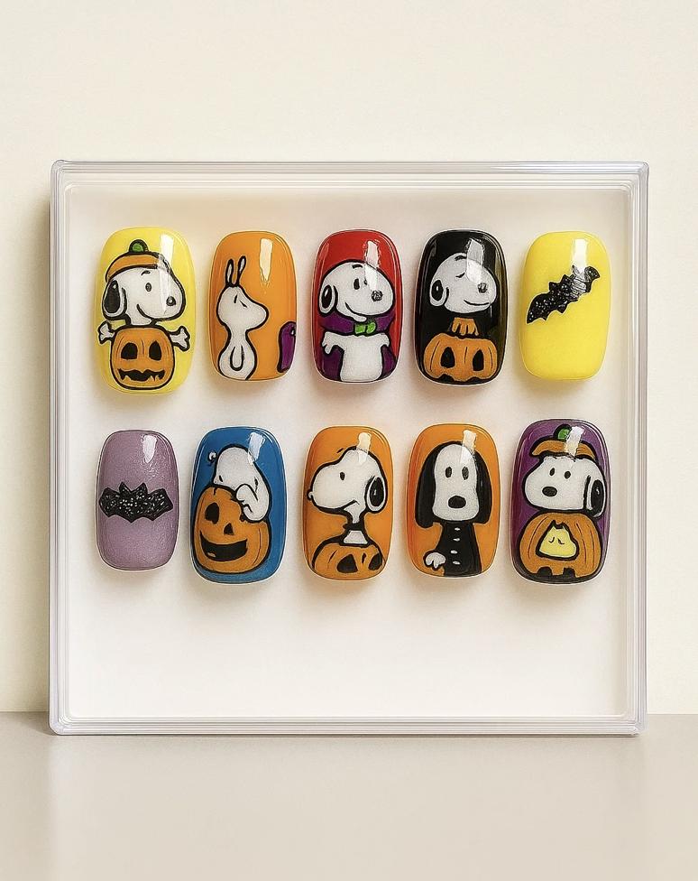 Halloween Snoopy press-on Nails; Kawaii Peanuts Cartoon Fake Nails, Pumpkin Bat Spooky Cute Handmade False Nails.