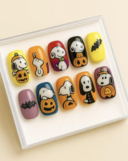 Halloween Snoopy press-on Nails; Kawaii Peanuts Cartoon Fake Nails, Pumpkin Bat Spooky Cute Handmade False Nails.