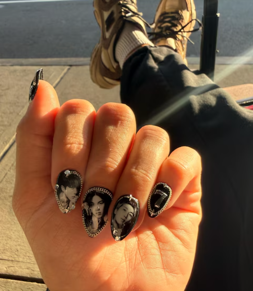 Real handmade press-on nails from Nailamonni customer gallery, photo 12