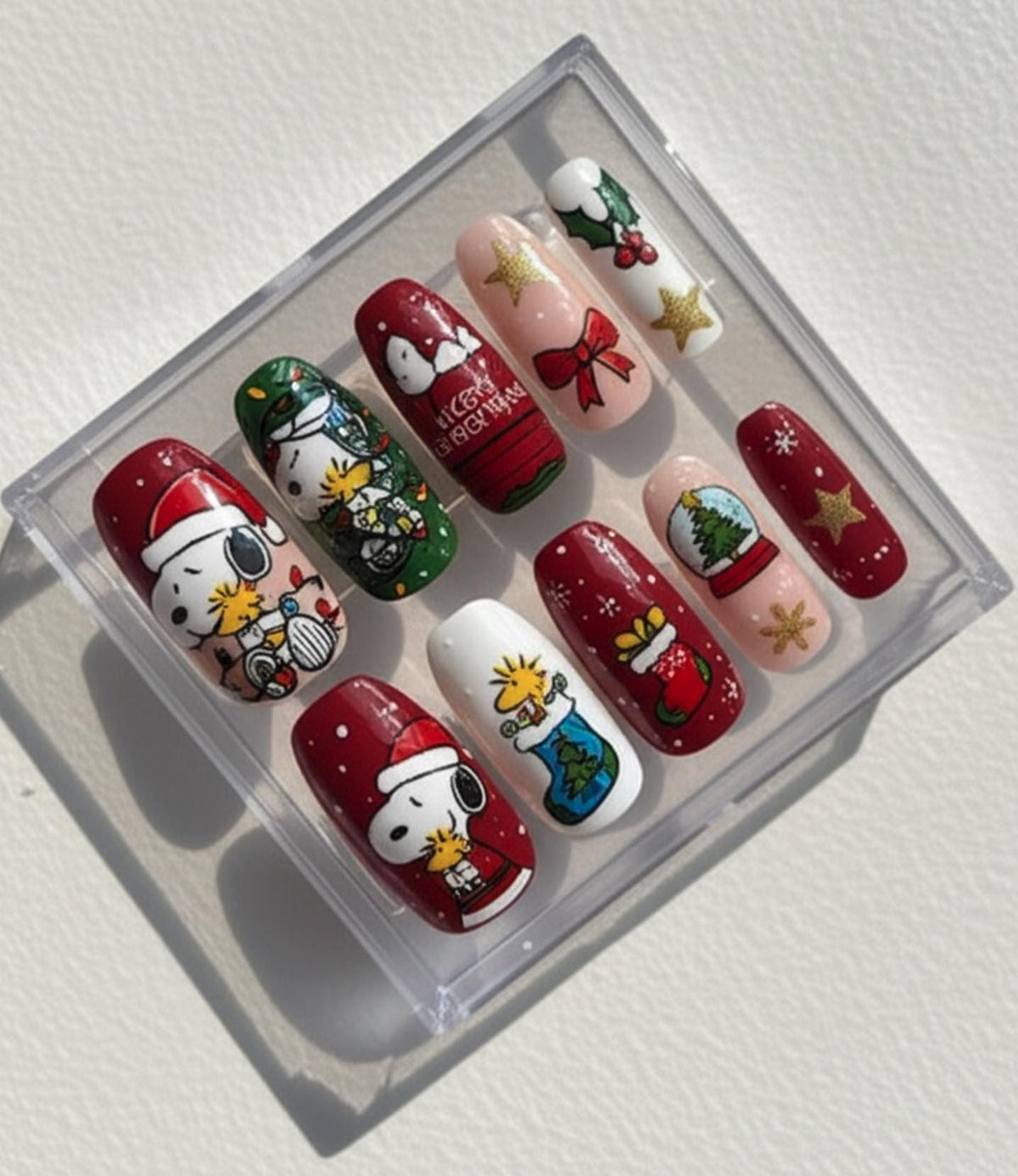 Snoopy Christmas Nails, Peanuts Holiday press-on Nail Set, Handmade Red and Green Festive Nails Snoopy, Woodstock, Christmas Tree Designs.
