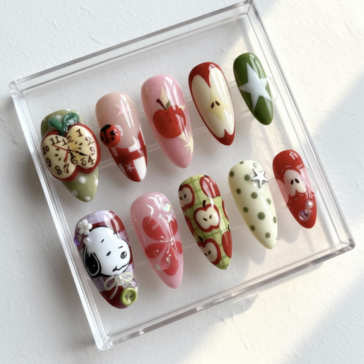 Snoopy Retro Apple Nail Art Set; Handmade Cute press-on Nails, Snoopy Inspired Nails, Kawaii Red Green Nail Design, 3D Fruit Nails.